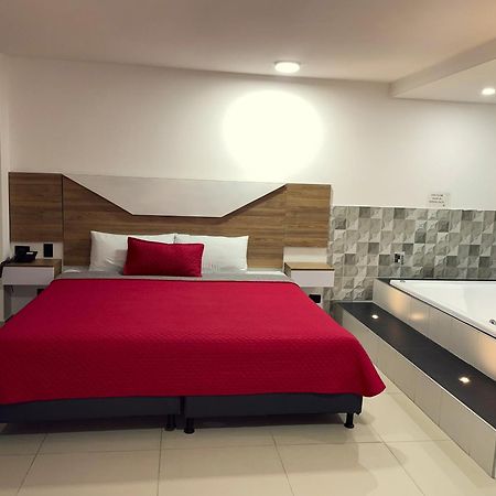Hotel Ofix 메딜린 외부 사진
