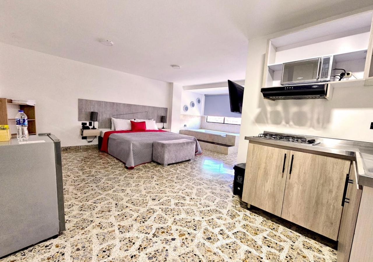Hotel Ofix 메딜린 외부 사진