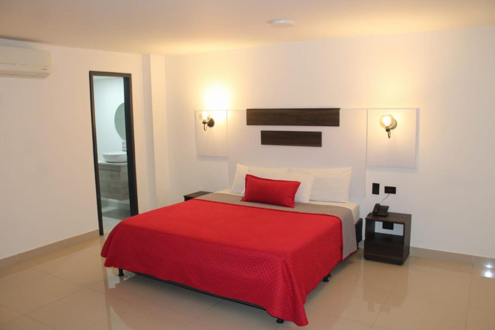 Hotel Ofix 메딜린 외부 사진
