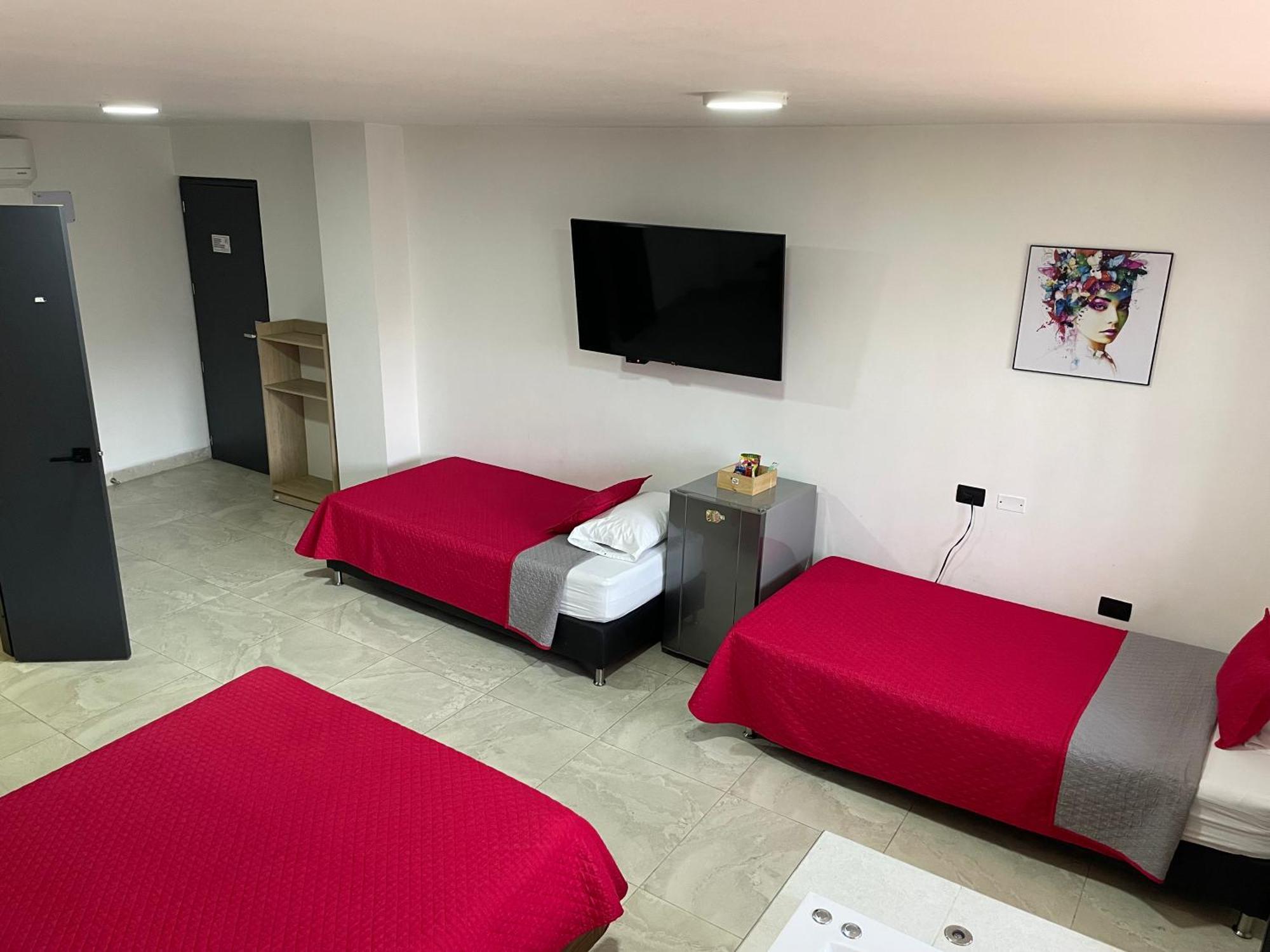 Hotel Ofix 메딜린 외부 사진