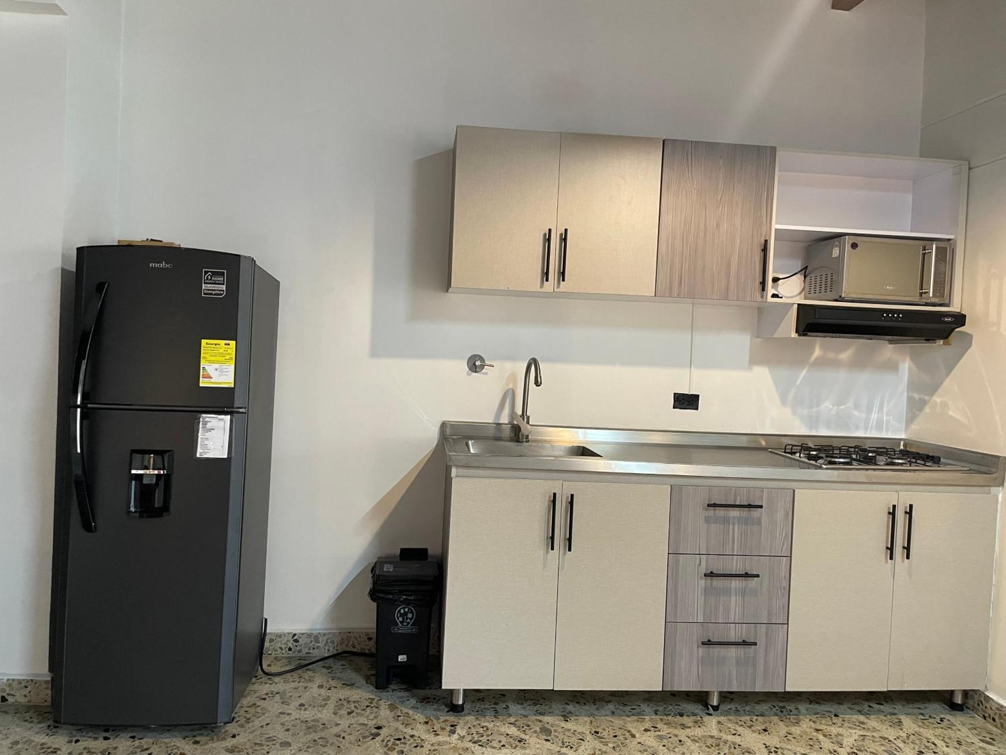 Hotel Ofix 메딜린 외부 사진