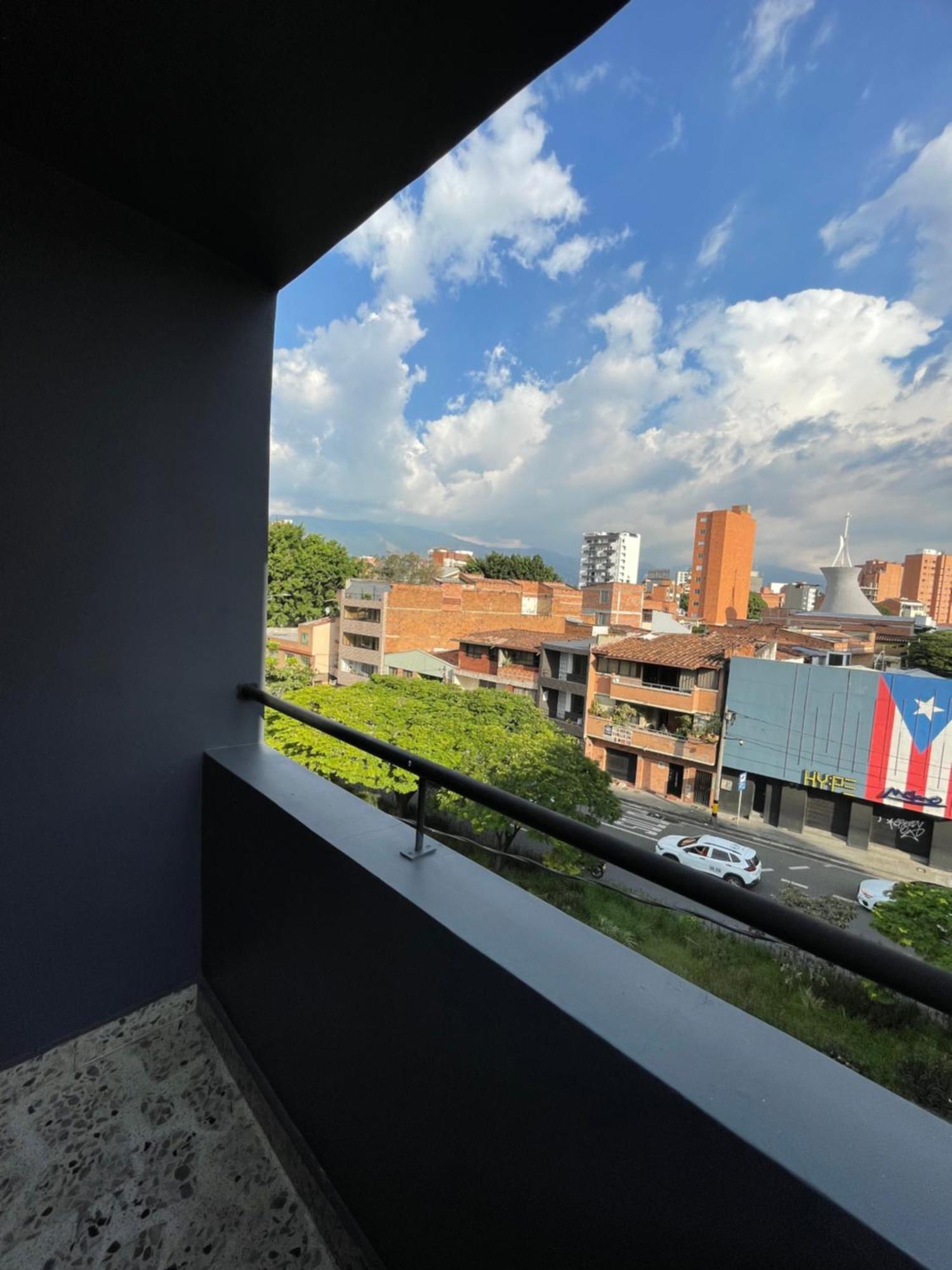 Hotel Ofix 메딜린 외부 사진