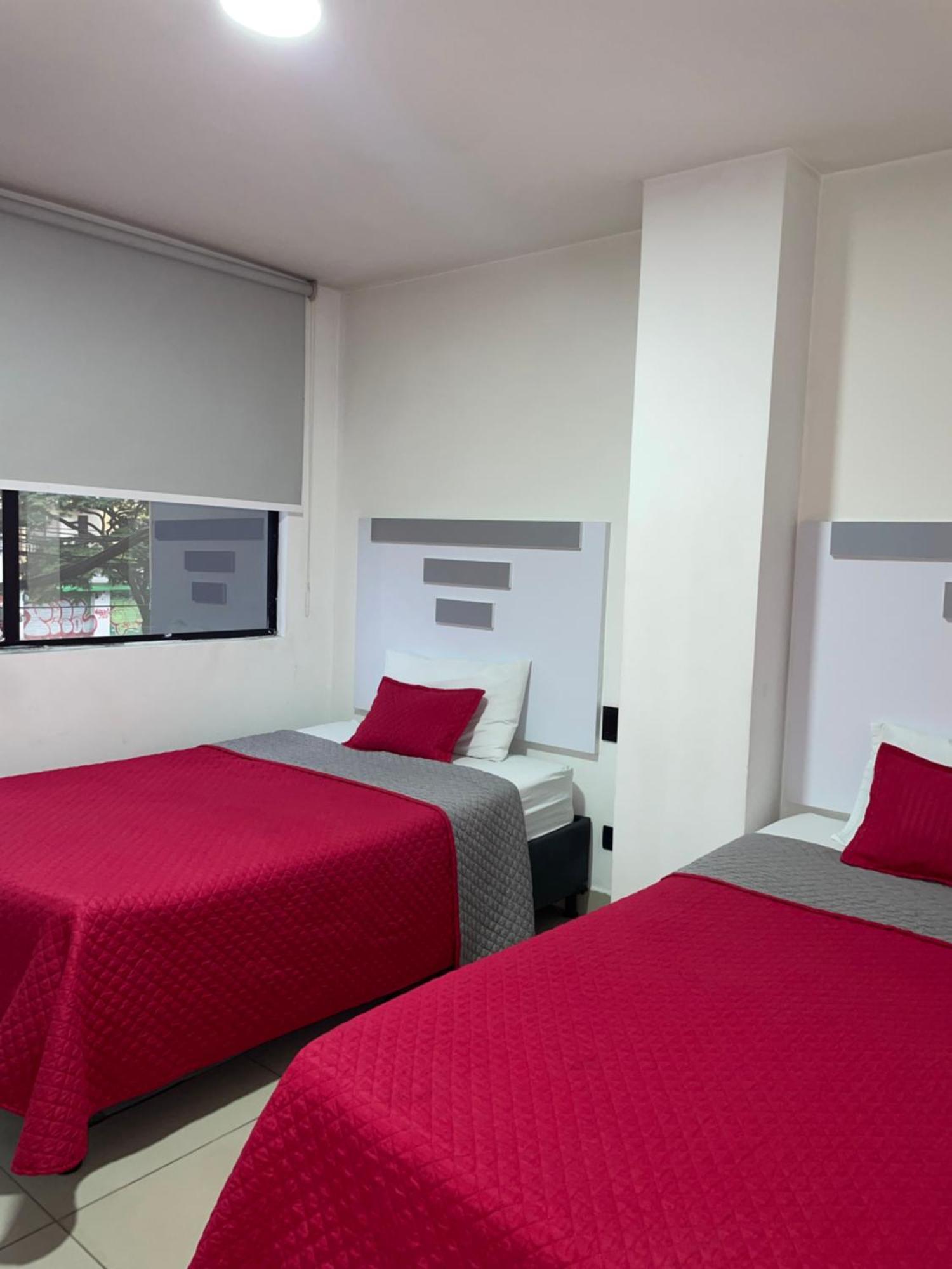 Hotel Ofix 메딜린 외부 사진