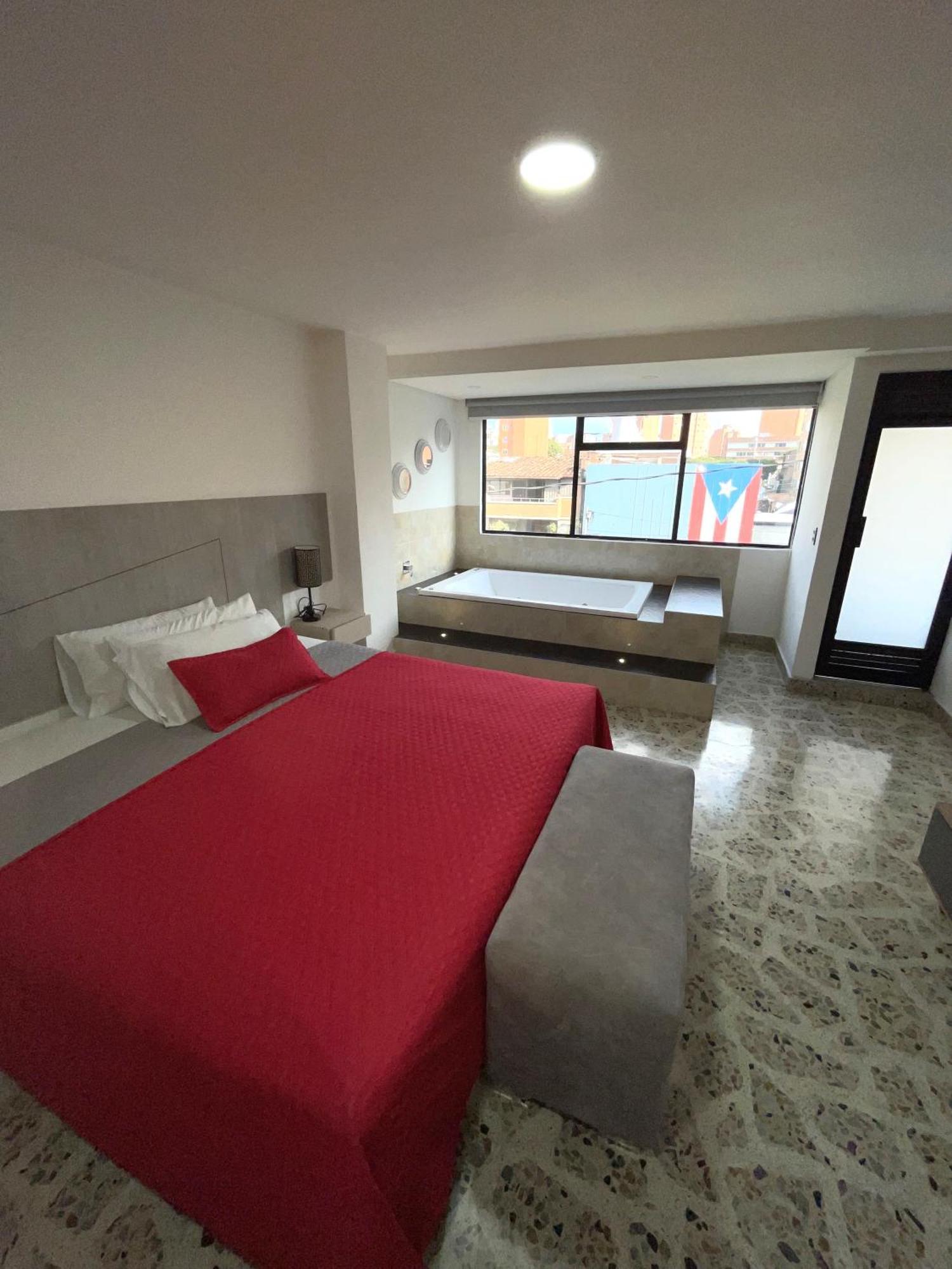 Hotel Ofix 메딜린 외부 사진