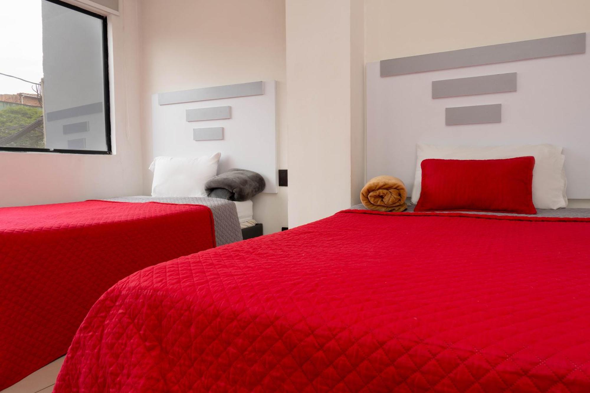 Hotel Ofix 메딜린 외부 사진
