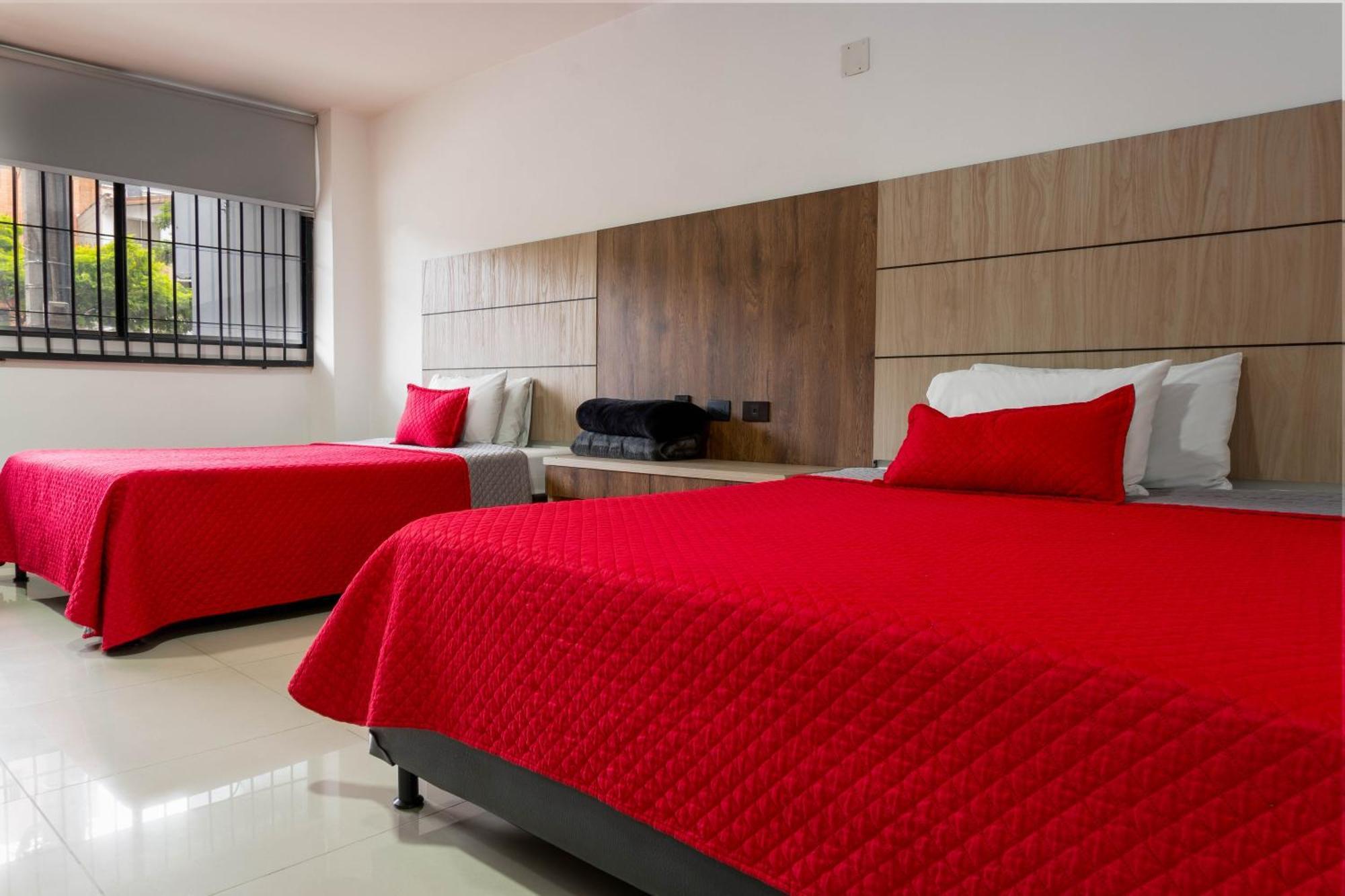 Hotel Ofix 메딜린 외부 사진