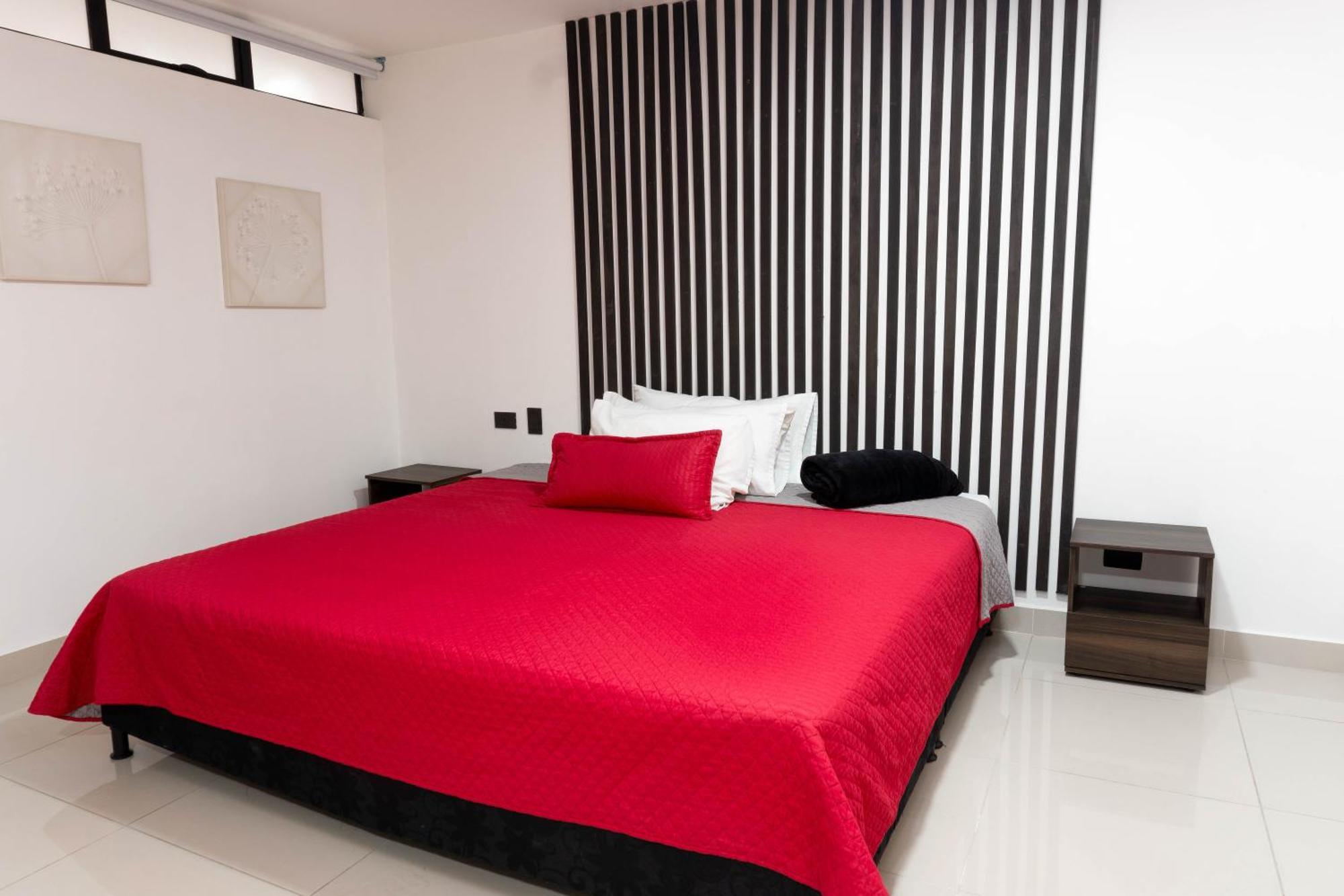 Hotel Ofix 메딜린 외부 사진